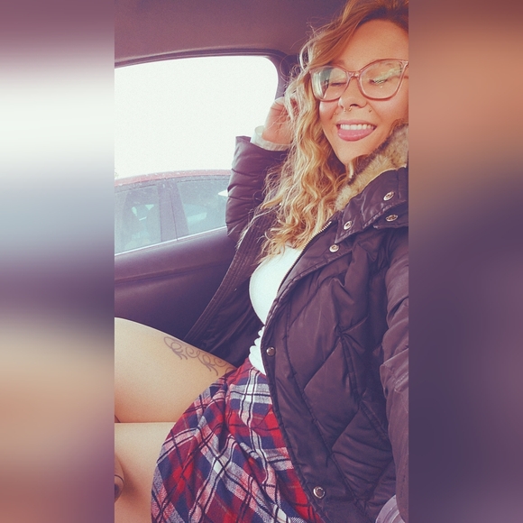 Meet your Posher, Ashley. - Picture 7 of 7